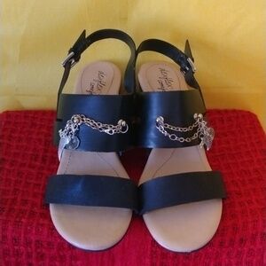 Dexflex comfort sandal with embellishments
